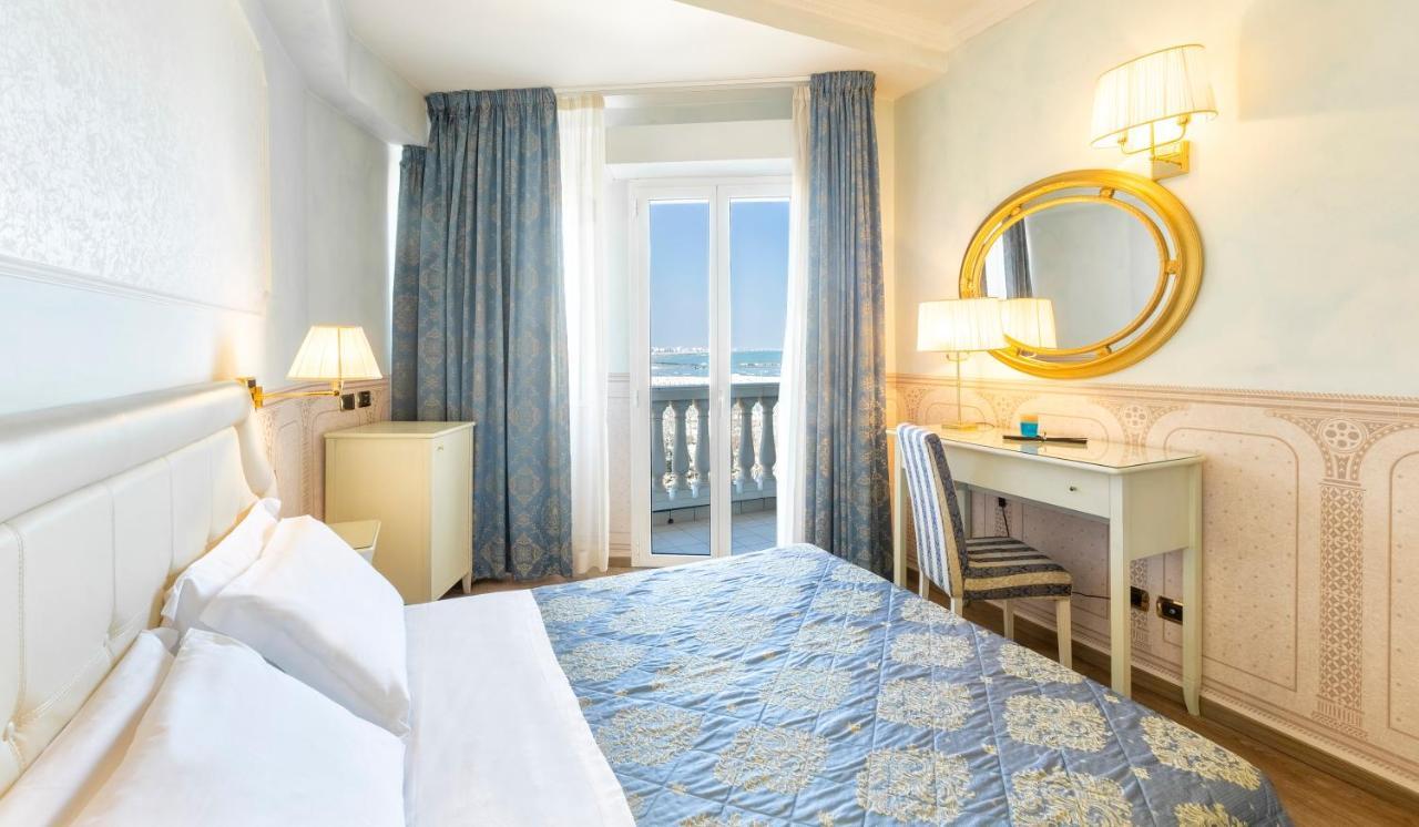 Hotel Baia Imperiale リミニ エクステリア 写真