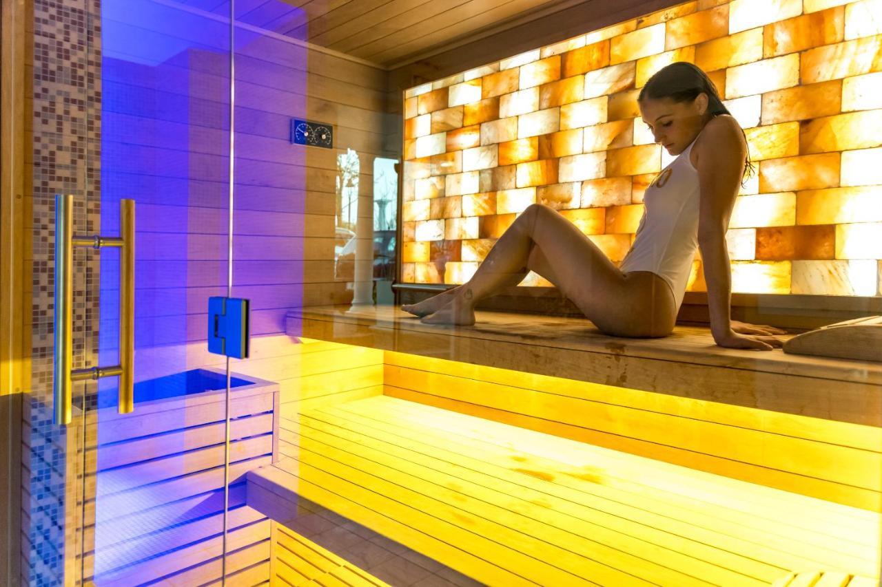 Hotel Baia Imperiale リミニ エクステリア 写真