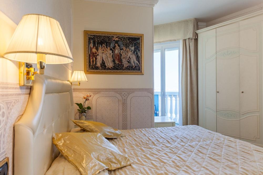 Hotel Baia Imperiale リミニ エクステリア 写真